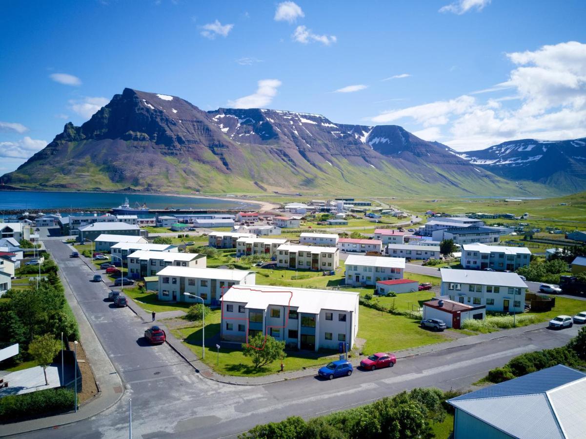 Apartment With Amazing Mountain View Bolungarvík Zewnętrze zdjęcie